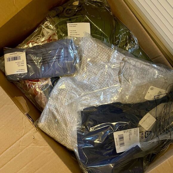 💗💗 JOIN ME 💗💗🔜 FREE PEOPLE RAG & BONE & Few Other items ❤️💗❤️ 8/21 9:30PM EST - Picture 8 of 15